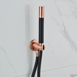 Inbouw Regendouche Set Boss & Wessing Copper Pro Wanduitloop En Staaf Handdouche Geborsteld Koper 30 Cm -Badkamermeubels inbouw regendouche set boss wessing copper pro wanduitloop en staaf handdouche geborsteld koper 30 cm sfeer2