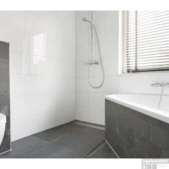 Wandtegel Profiker Mat Wit 30x90cm (Doosinhoud: 1,35 M²) -Badkamermeubels strak wit gerectificeerde wandtegels 30x60 1500x700 2 1